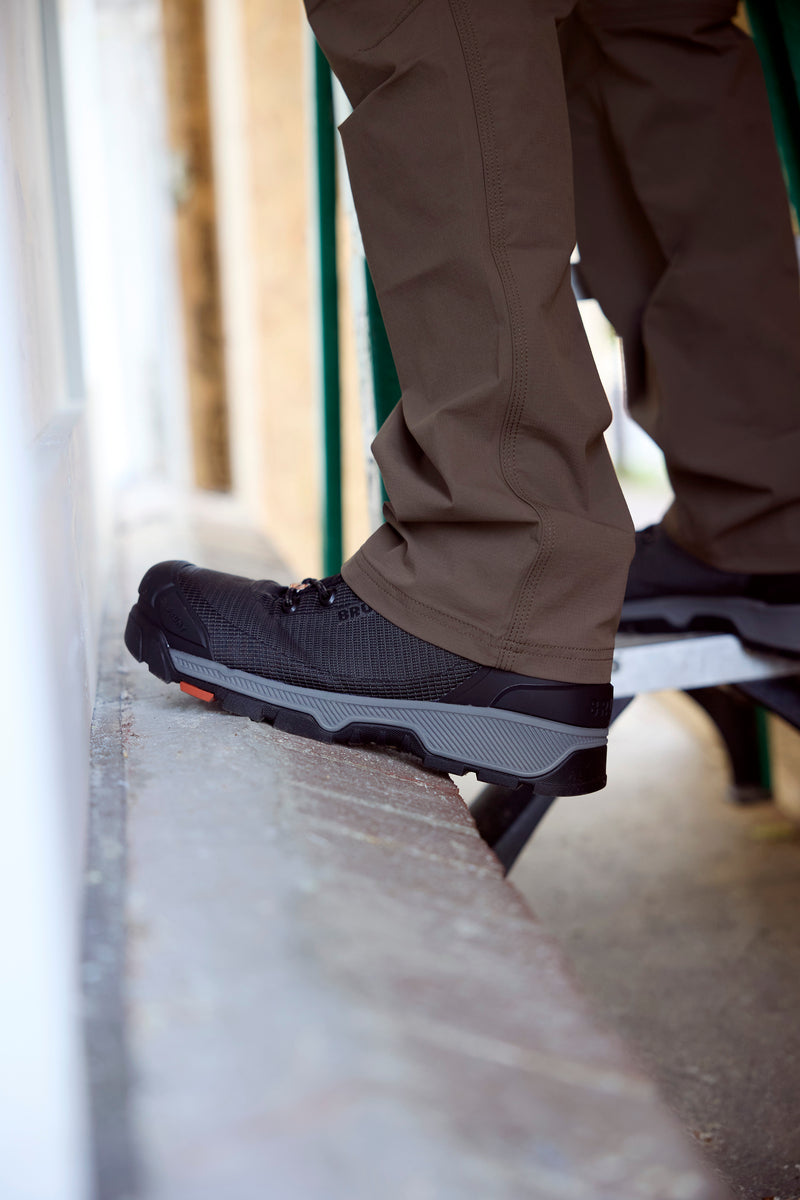 The Best Lightweight Work Boots for Hardworking Guys