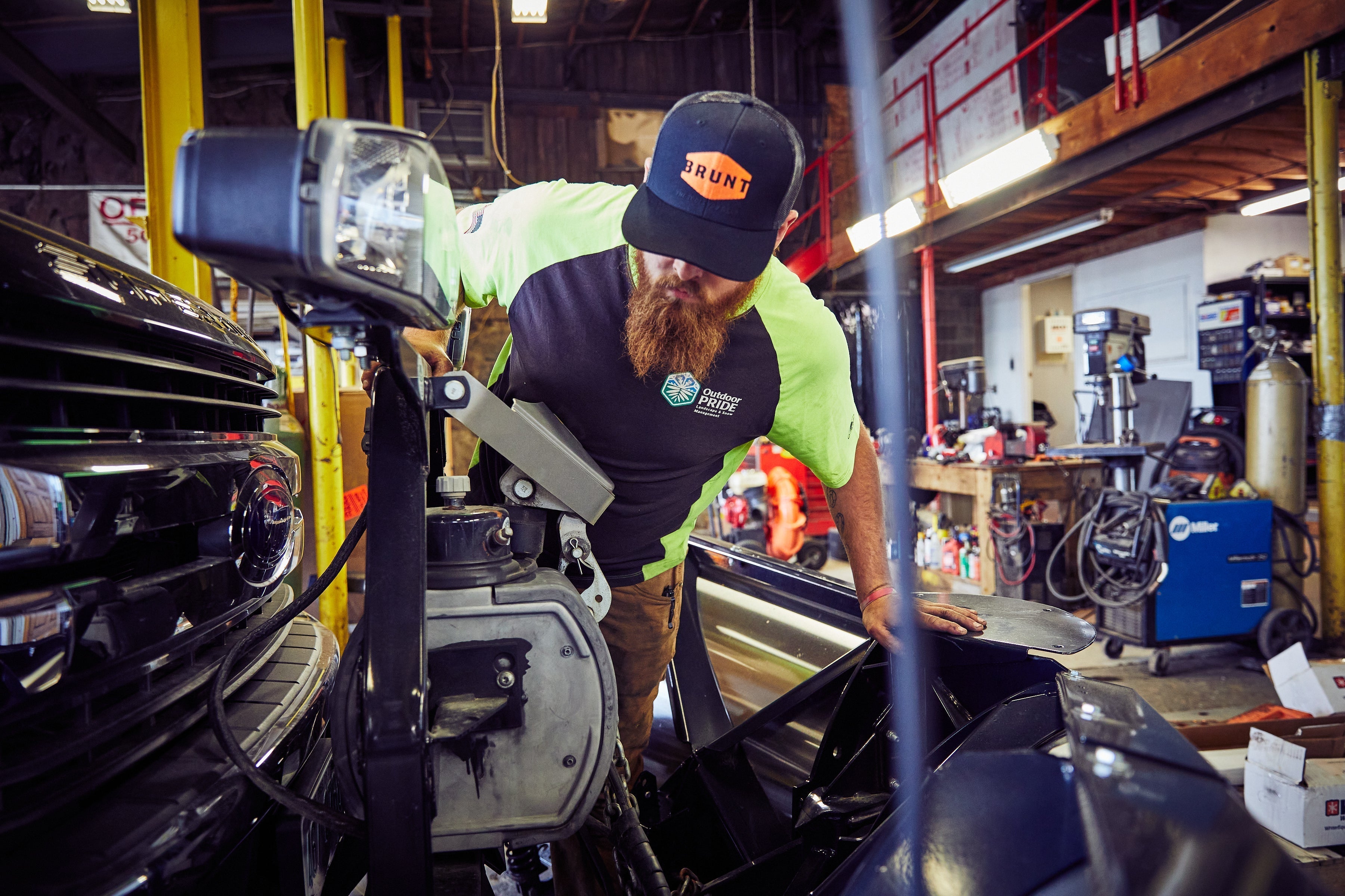 What are the Most Comfortable Clothes for Mechanics?